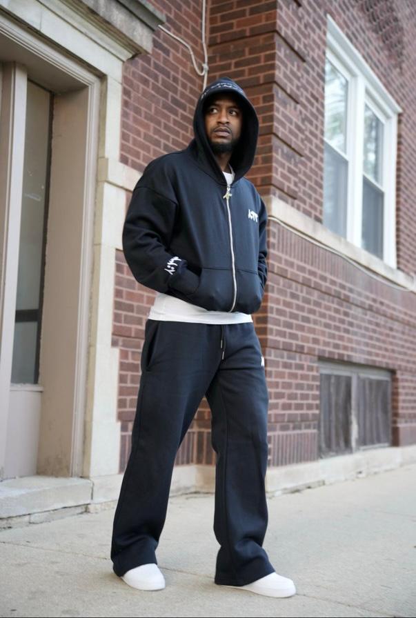 ٨:٣٣ FULL ZIP HOODIE Aswad (Black)